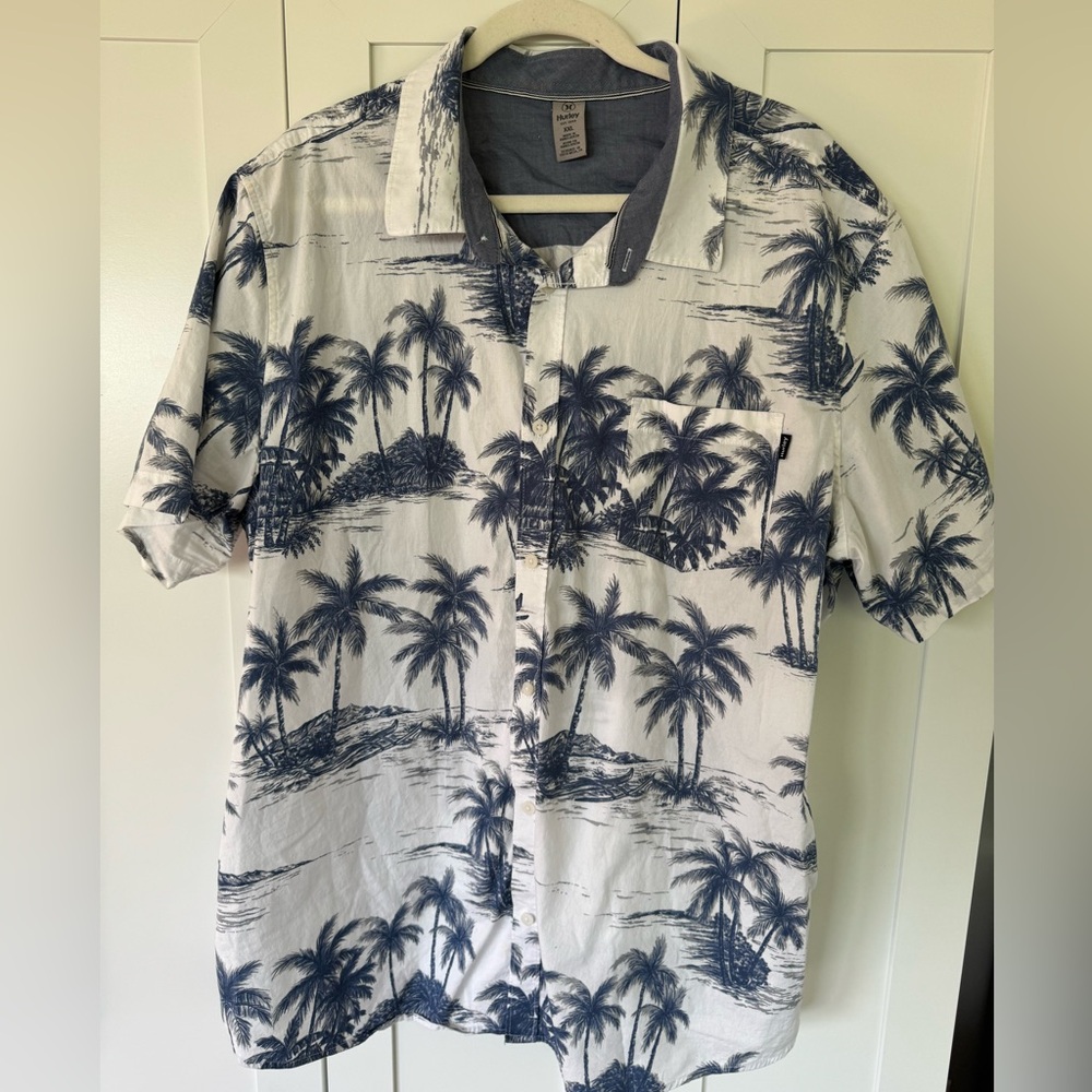 Hurley short sleeve button down, XXL, Hawaiian print